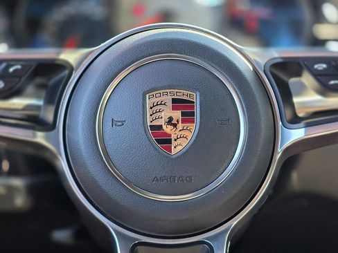 Used 2016 Porsche Macan S image 27