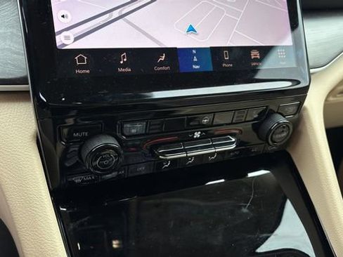 Used 2021 Jeep Grand Cherokee L Limited image 31