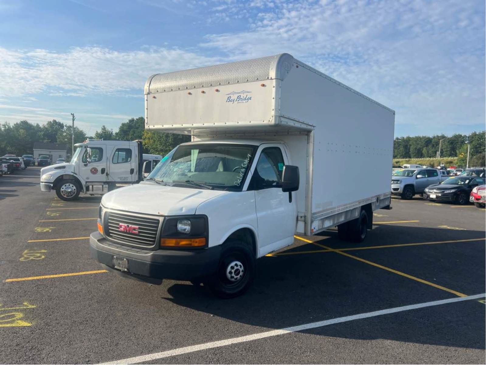 Used 2015 GMC Savana 3500 RWD image 1