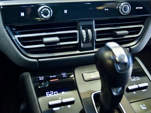 Used 2023 Porsche Macan S image 17