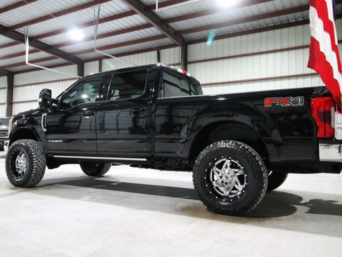 Used 2018 Ford F250 Lariat w/ Lariat Ultimate Package image 7