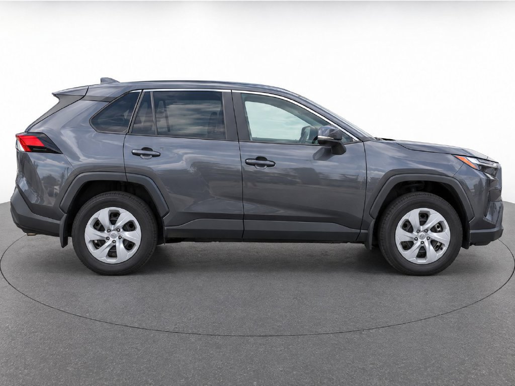 Used 2023 Toyota RAV4 LE AWD/4WD image 6