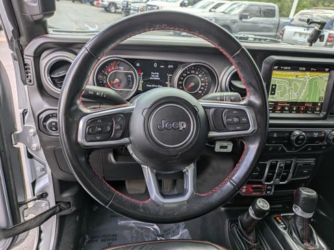 Used 2022 Jeep Gladiator Rubicon w/ LED Lighting Group AWD/4WD image 16