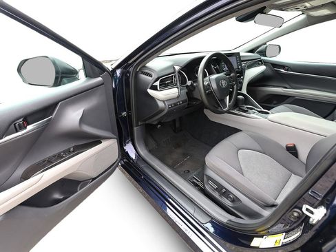 Used 2022 Toyota Camry LE FWD image 10