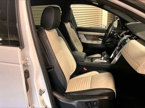 Used 2020 Land Rover Discovery Sport SE R-Dynamic image 6