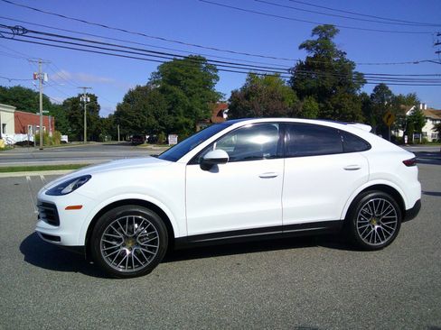 Used 2020 Porsche Cayenne image 4