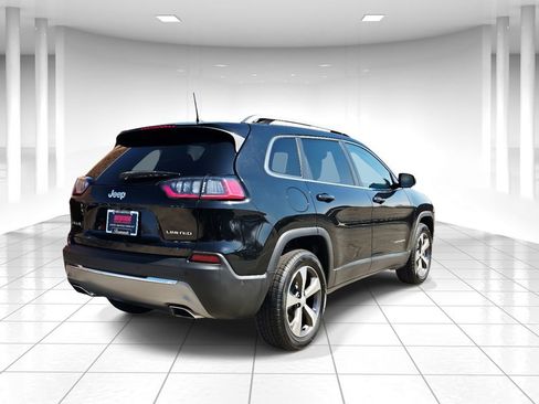 Used 2021 Jeep Cherokee Limited w/ Elite Package image 3