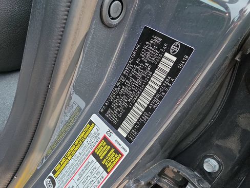 Used 2025 Toyota Camry SE FWD image 11