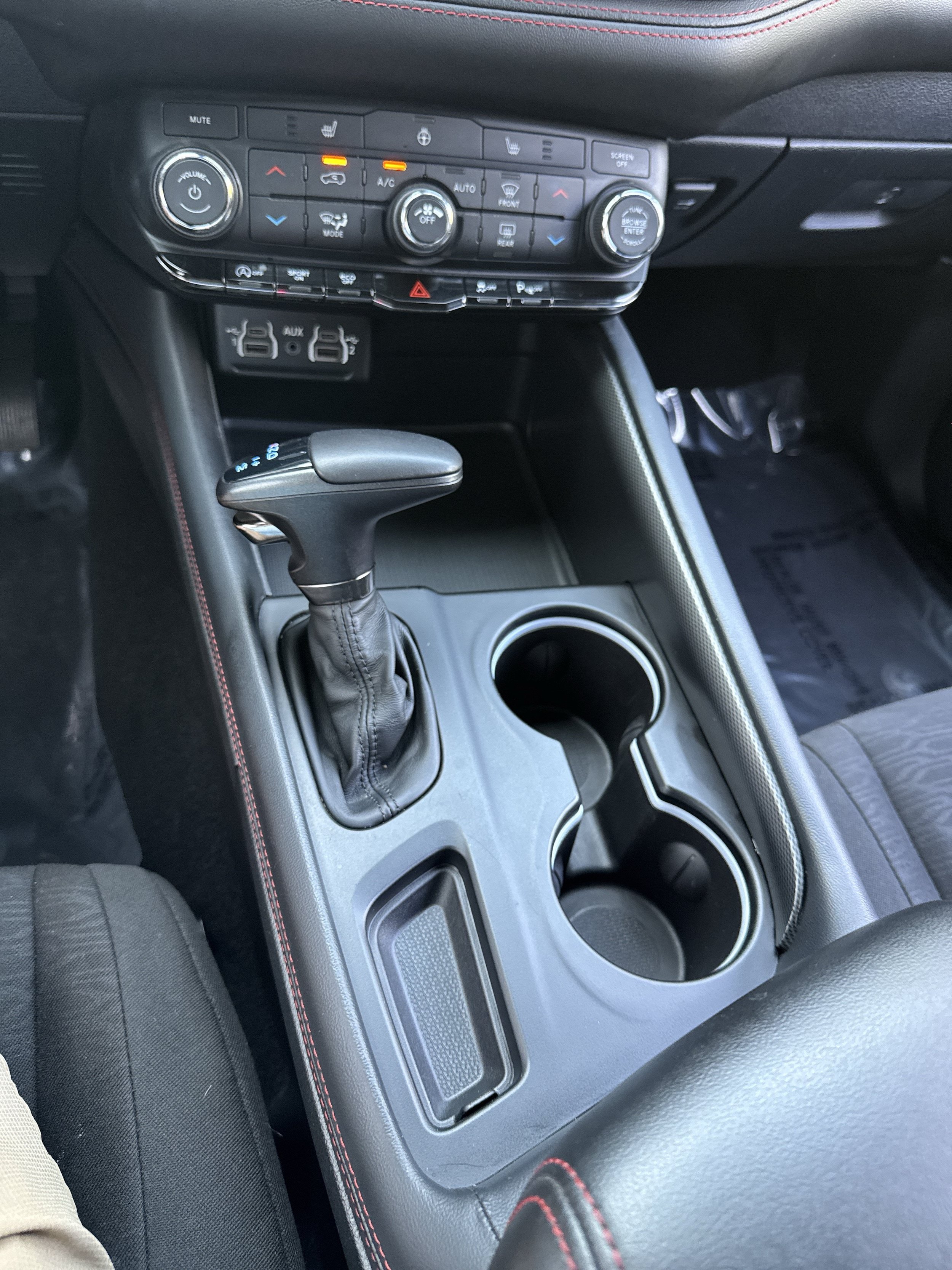 Used 2025 Dodge Durango GT AWD/4WD image 23