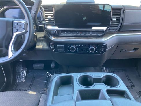 Used 2024 Chevrolet Silverado 1500 LT w/ Safety Package AWD/4WD image 11