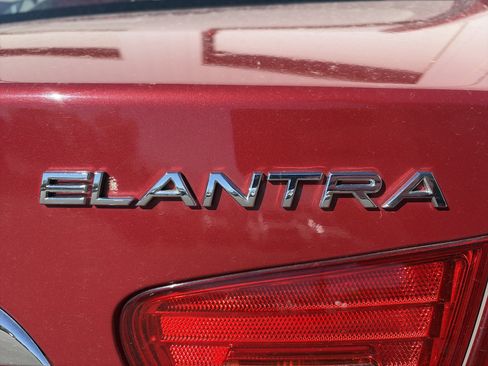 Used 2010 Hyundai Elantra GLS FWD image 25