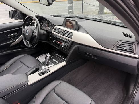 Used 2014 BMW 320i Sedan RWD image 18