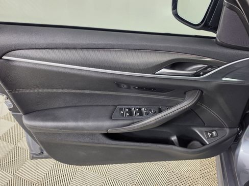 Used 2021 BMW 530i w/ M Sport Package RWD image 18