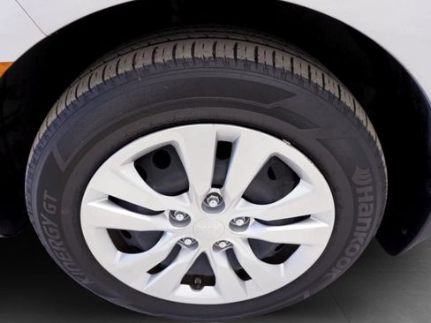 Used 2021 Kia Soul LX FWD image 23