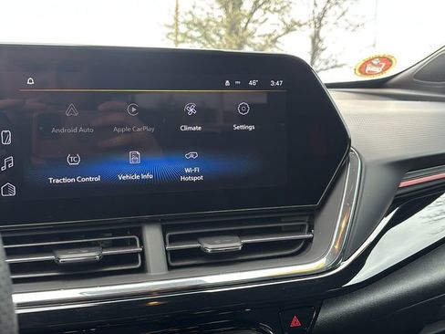 Used 2025 Chevrolet Trax RS w/ Sunroof Package image 19