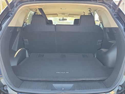 Used 2011 Nissan Rogue SV image 10