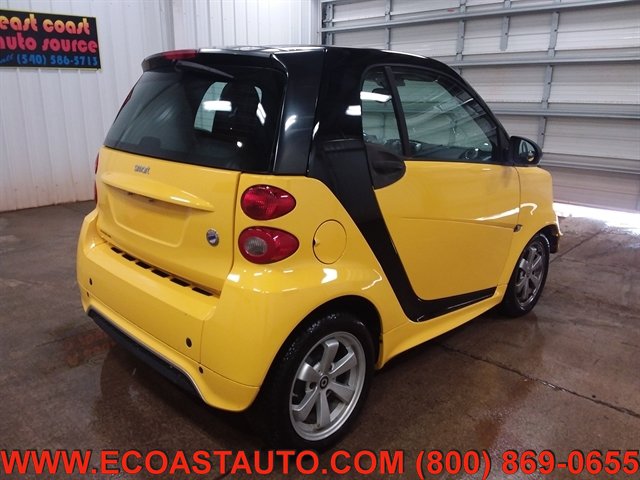 Used 2014 smart fortwo passion RWD image 3