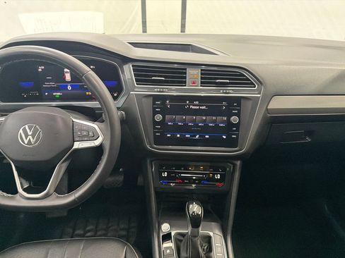 Used 2022 Volkswagen Tiguan SE FWD image 28