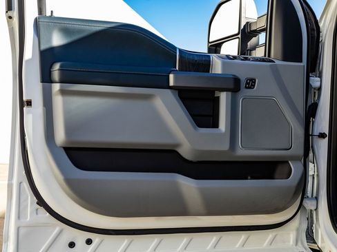 Used 2022 Ford F450 Limited w/ FX4 Off-Road Package image 34