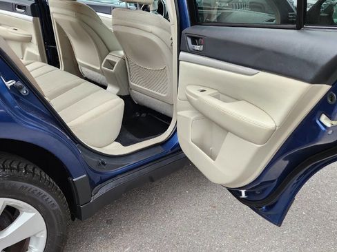 Used 2011 Subaru Outback 2.5i Premium image 39