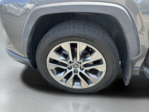 Used 2021 Toyota RAV4 XLE Premium FWD image 37