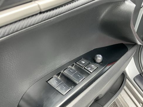 Used 2025 Toyota Camry SE FWD image 15