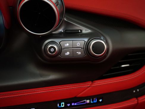 Used 2021 Ferrari F8 Tributo RWD image 28