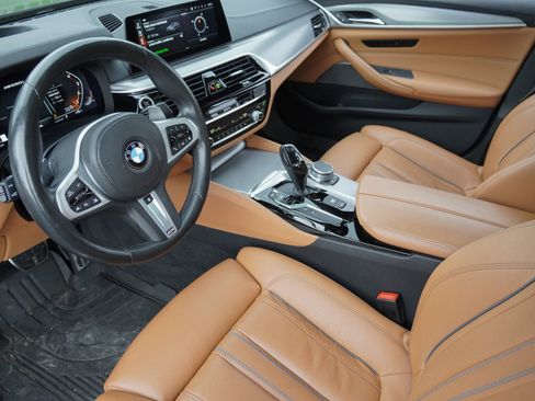 Used 2020 BMW M550i xDrive w/ Dynamic Handling Package AWD/4WD image 6