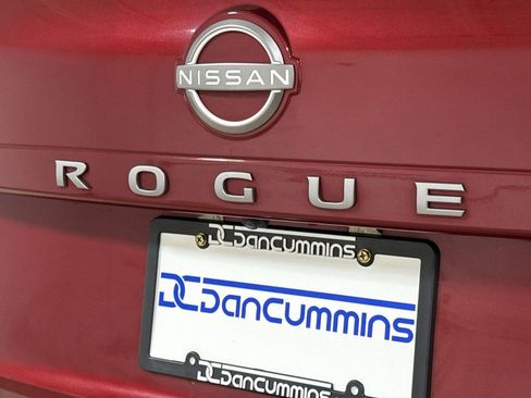 Used 2025 Nissan Rogue SV AWD/4WD image 25