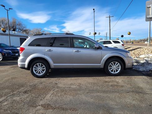 Used 2017 Dodge Journey SXT w/ Comfort/Convenience Group image 6