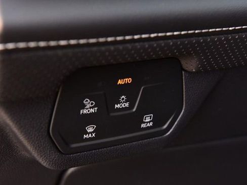 New 2026 Volkswagen Atlas SE image 11