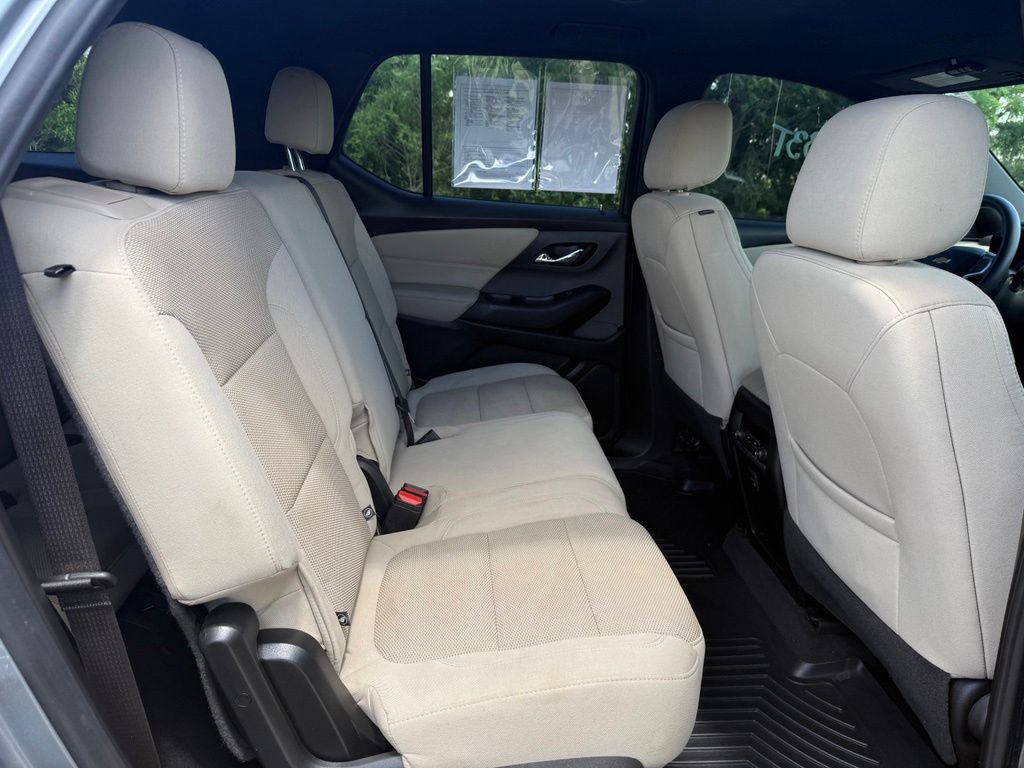 Used 2023 Chevrolet Traverse LS w/ Safety Package FWD image 15