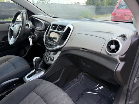 Used 2019 Chevrolet Sonic LT FWD image 19