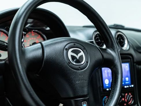 Used 2001 MAZDA MX-5 Miata RWD image 25