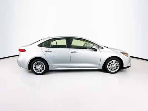 Used 2022 Toyota Corolla LE FWD image 10