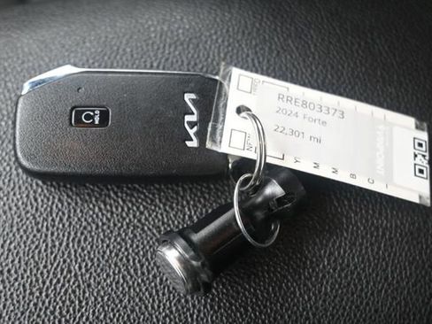 Used 2024 Kia Forte GT-Line FWD image 9