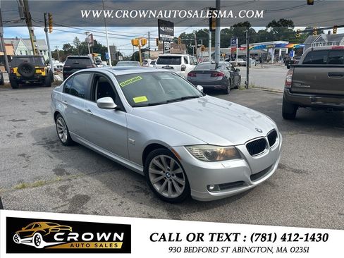 Used 2010 BMW 328i xDrive Sedan AWD/4WD image 3