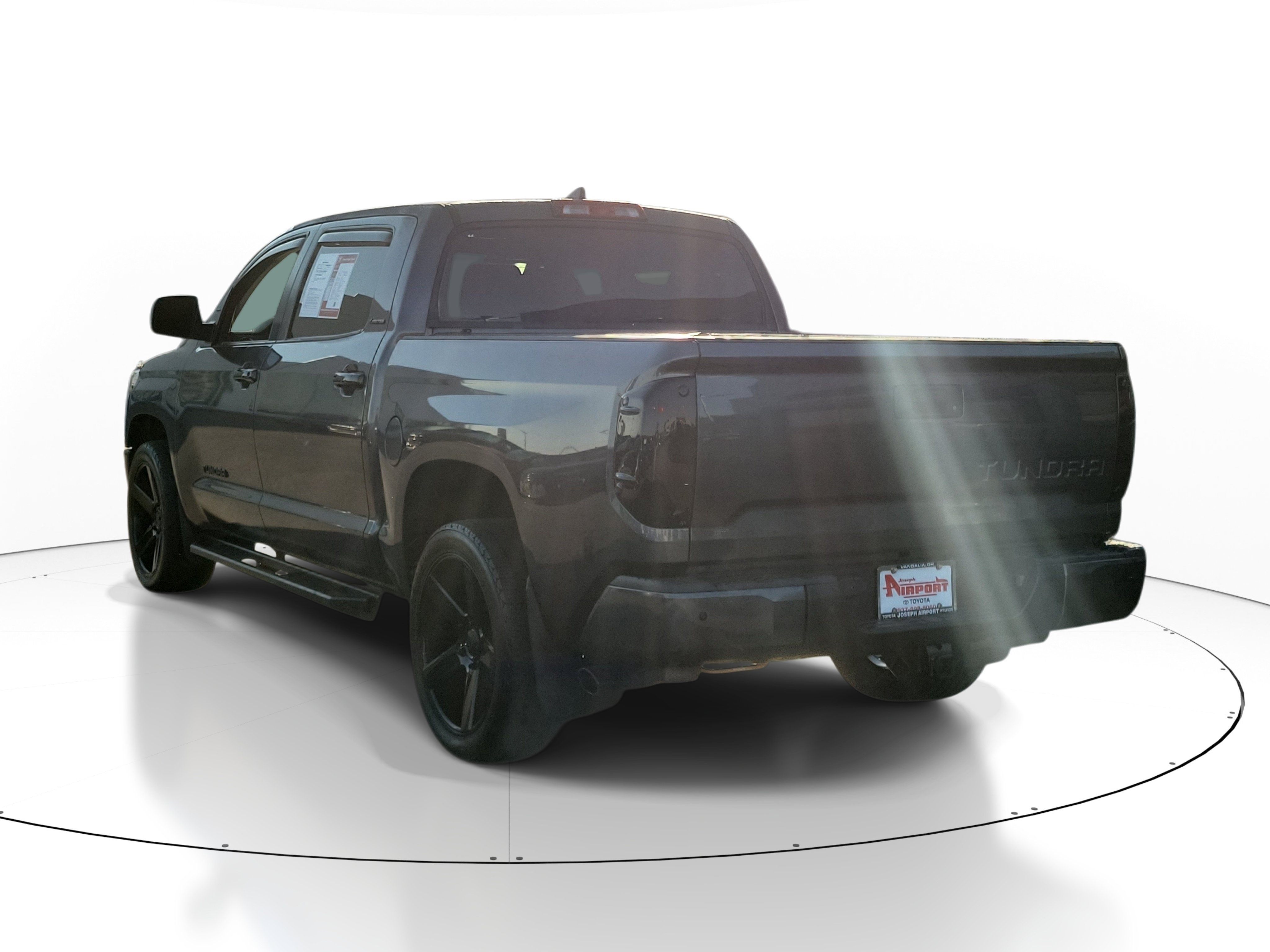 Used 2021 Toyota Tundra Limited w/ Limited Premium Package AWD/4WD image 3