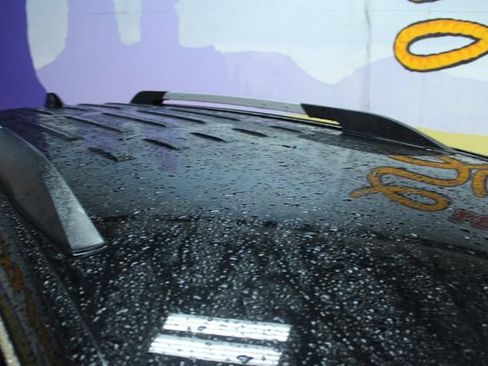 Used 2023 GMC Acadia SLE image 5