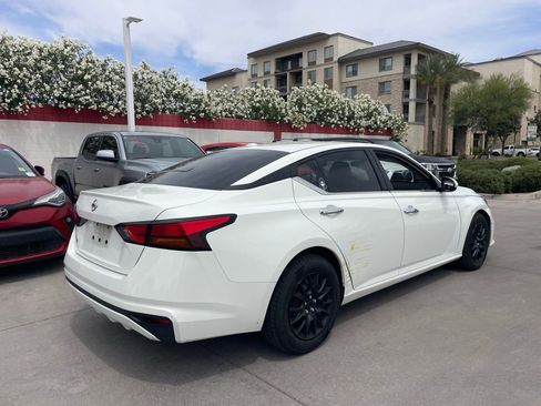 Used 2020 Nissan Altima 2.5 S image 2