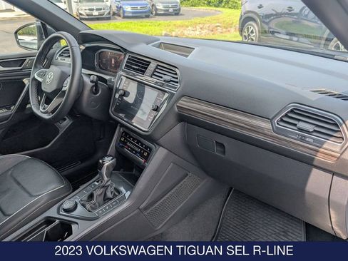 Certified 2023 Volkswagen Tiguan SEL R-Line AWD/4WD image 33