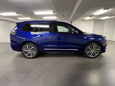 Used 2024 Cadillac XT6 Sport w/ Technology Package image 6