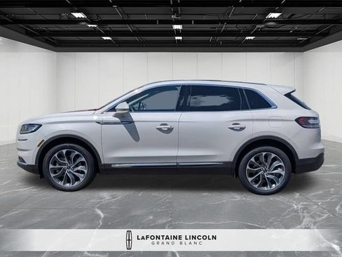 Certified 2022 Lincoln Nautilus Reserve AWD/4WD image 2