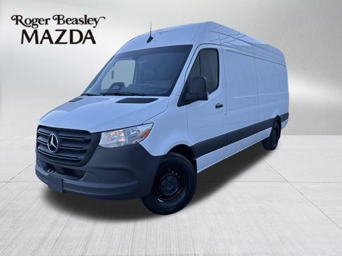 Used 2025 Mercedes-Benz Sprinter 2500 image 1
