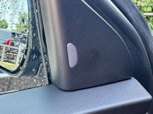 Certified 2025 Nissan Kicks Play S image 16