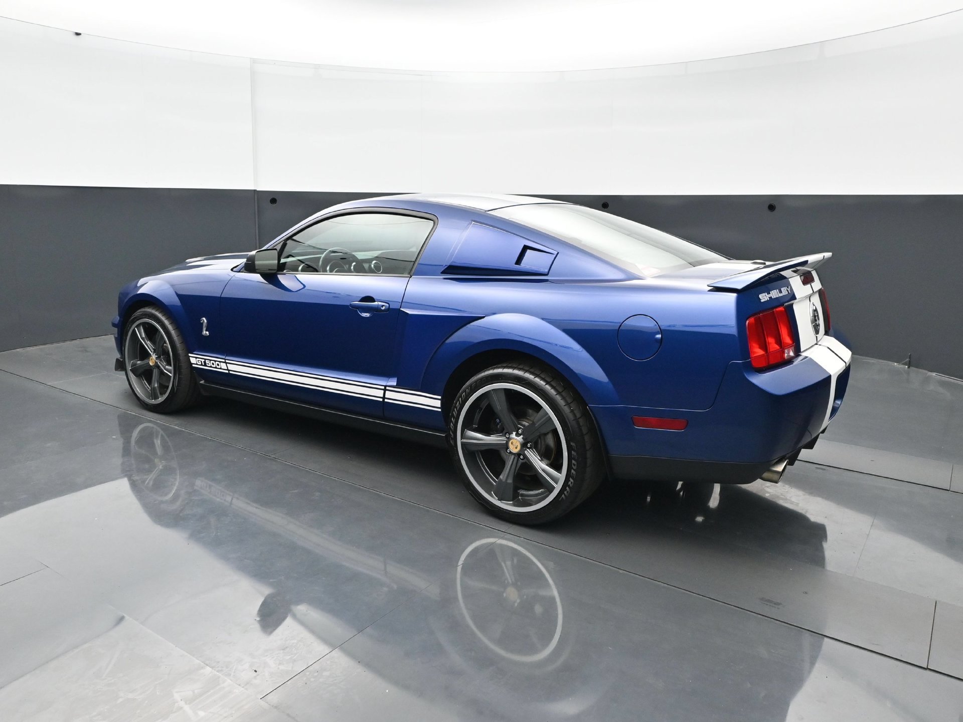 Used 2007 Ford Mustang Shelby GT500 RWD image 4