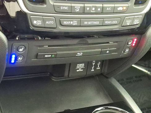 Used 2017 Honda Pilot Elite image 19