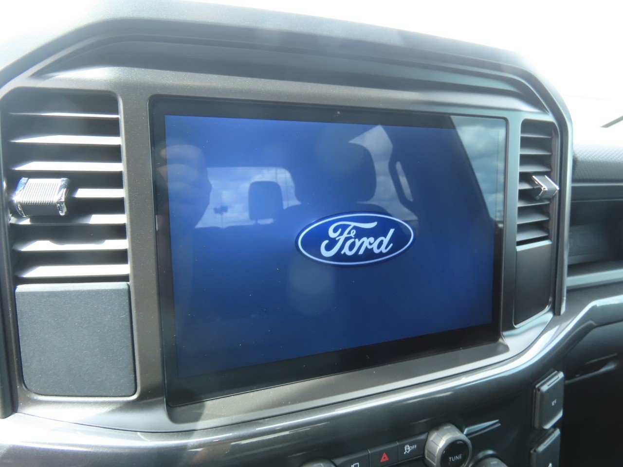 Used 2025 Ford F150 STX AWD/4WD image 28