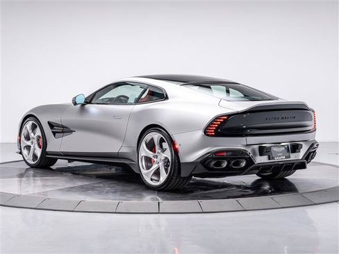 Used 2025 Aston Martin Vanquish RWD image 2