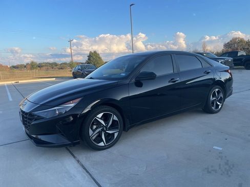 Used 2023 Hyundai Elantra SEL w/ Convenience Package image 5